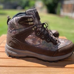 Men’s Ozark Trail hiking boots size 10 1/2